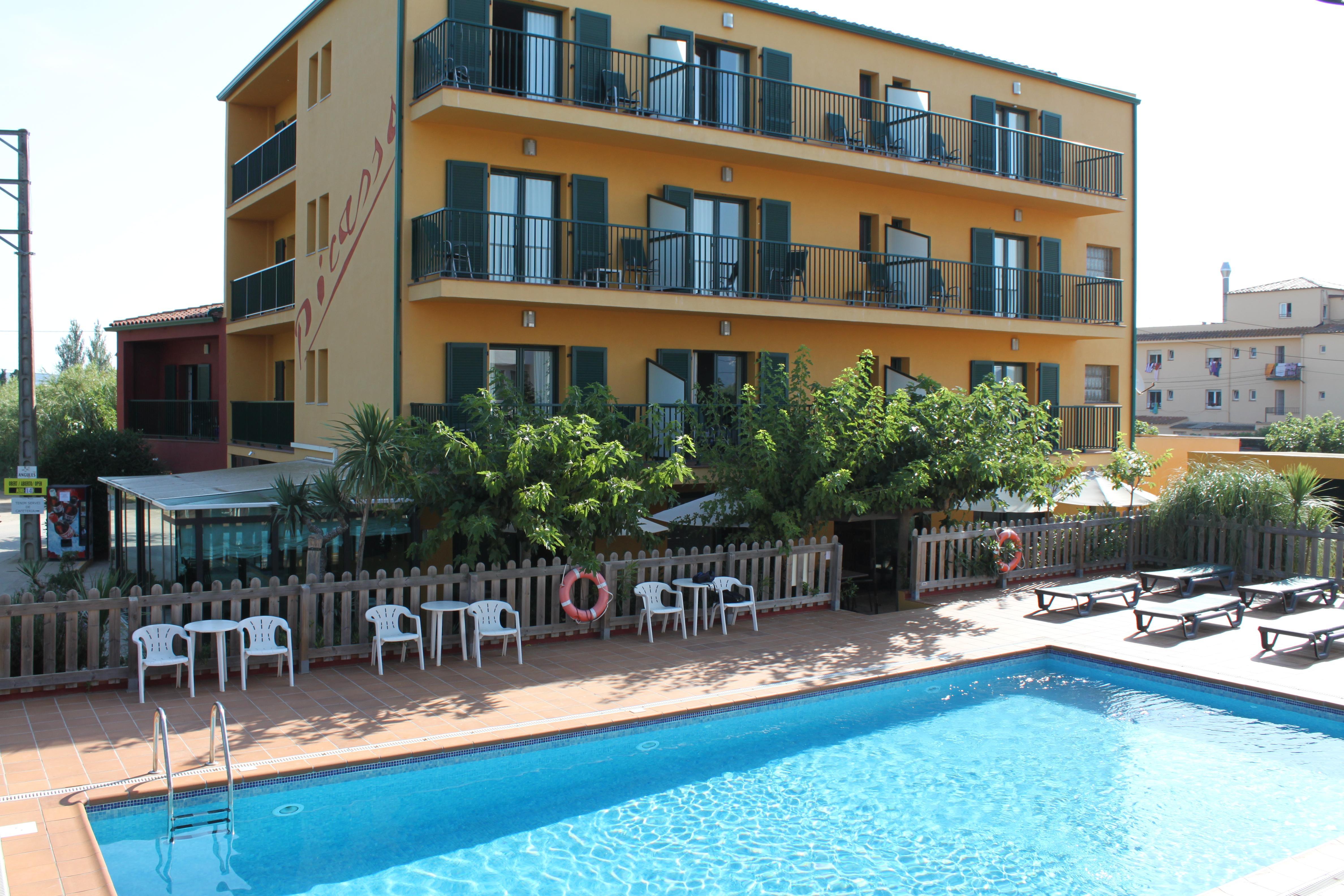 Hotel Picasso ตอร์โรเอยา เด มอนต์กรี ภายนอก รูปภาพ