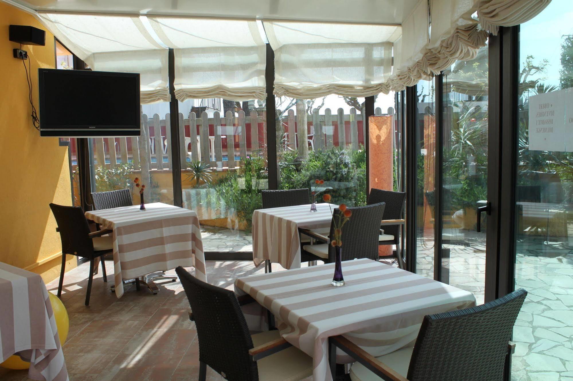 Hotel Picasso ตอร์โรเอยา เด มอนต์กรี ภายนอก รูปภาพ