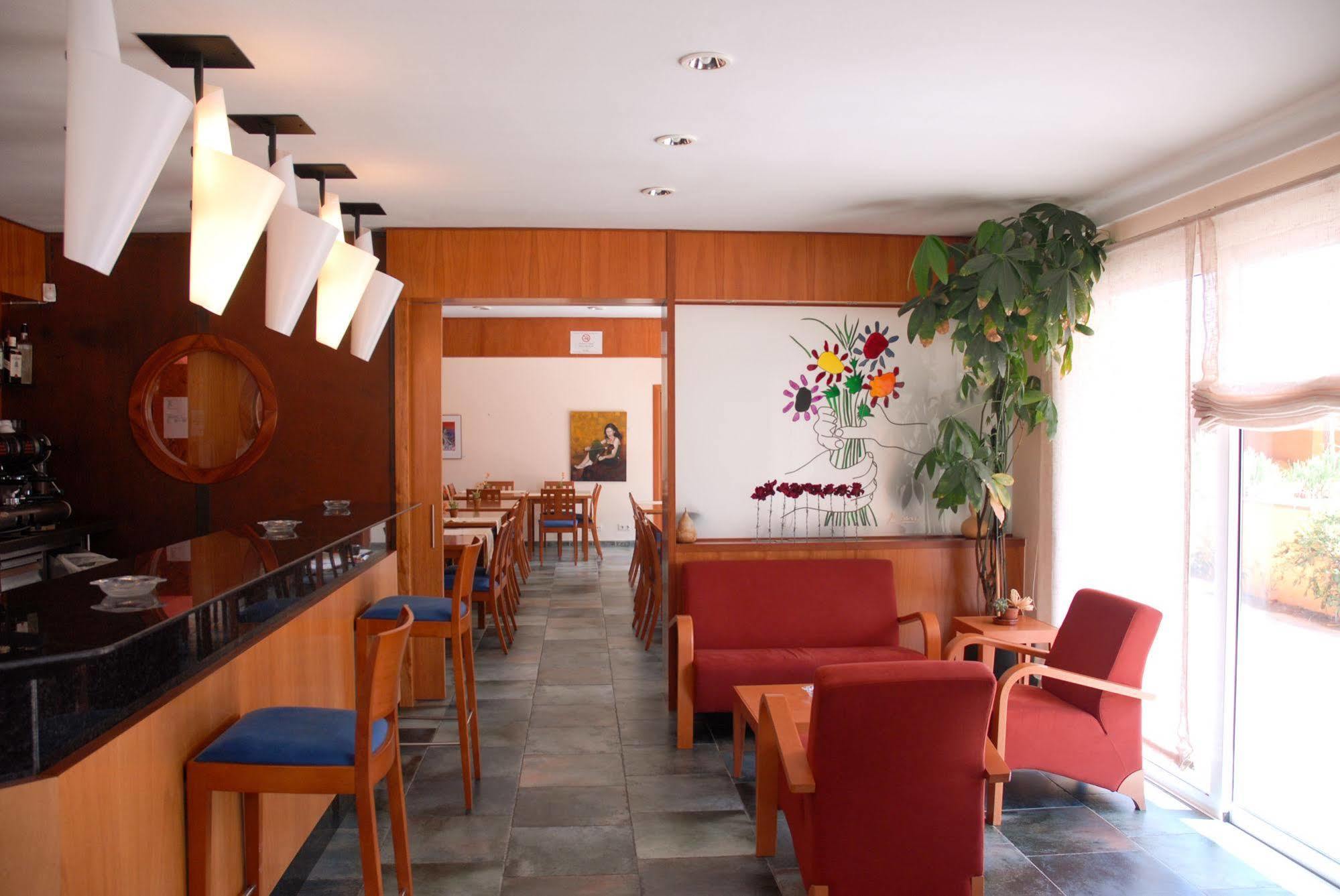 Hotel Picasso ตอร์โรเอยา เด มอนต์กรี ภายนอก รูปภาพ