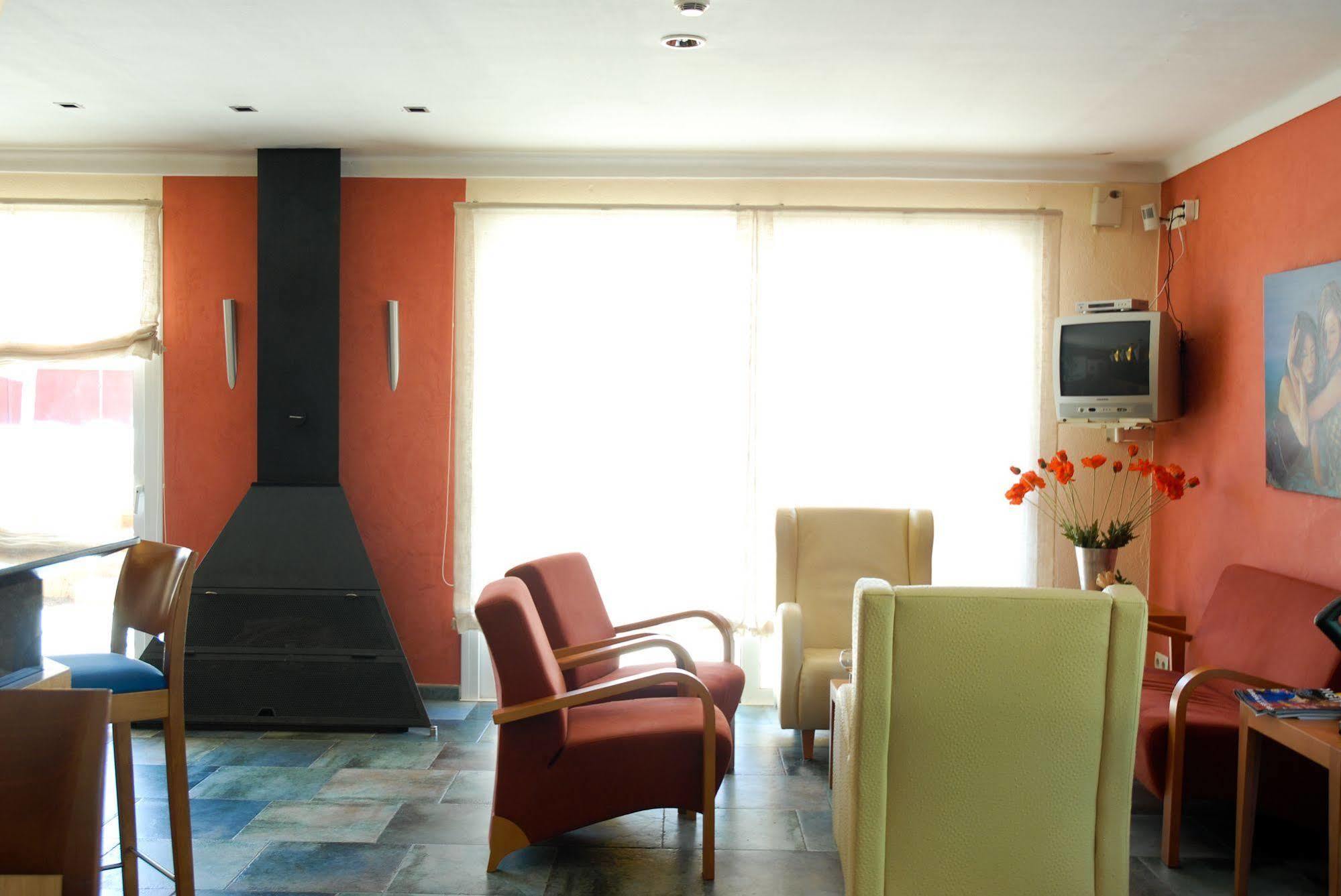 Hotel Picasso ตอร์โรเอยา เด มอนต์กรี ภายนอก รูปภาพ